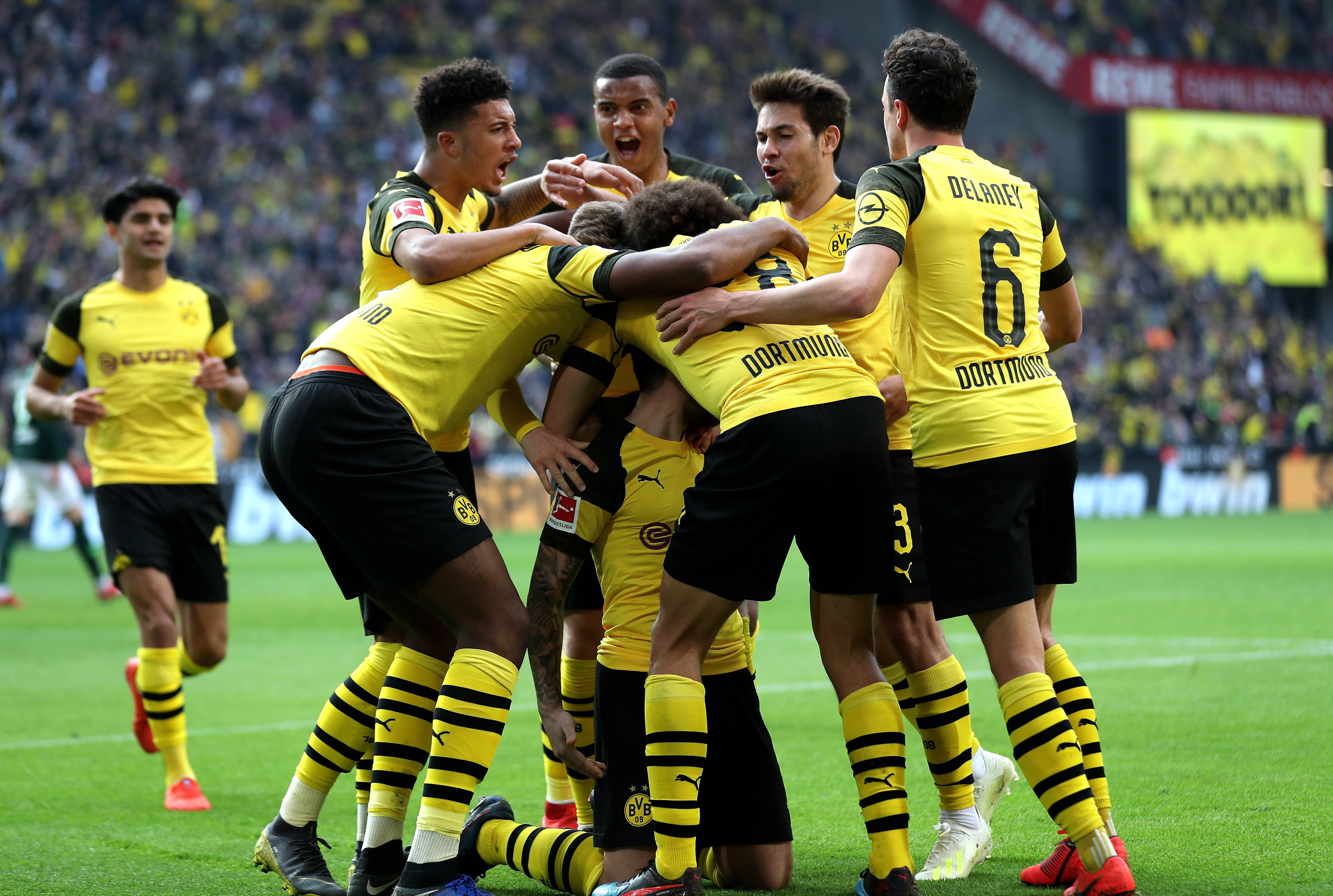 包含刚刚！马德里竞技篮板制胜备战意甲冲刺阶段亚特兰大备战德国杯，多特蒙德今夜远射贴柱的词条